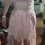je vends cette robe rose pale. Elle est neuve.
Je l'avais achetée pour mon mariage civil mais mon chéri n'aime pas donc :-)
Cest un 38 et je la vends CHF 80.